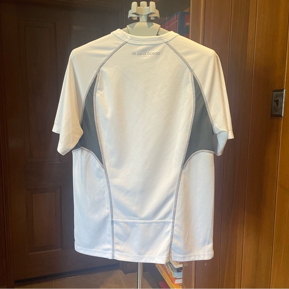 Large Alo White Workout Shirt - Picture 2 of 4